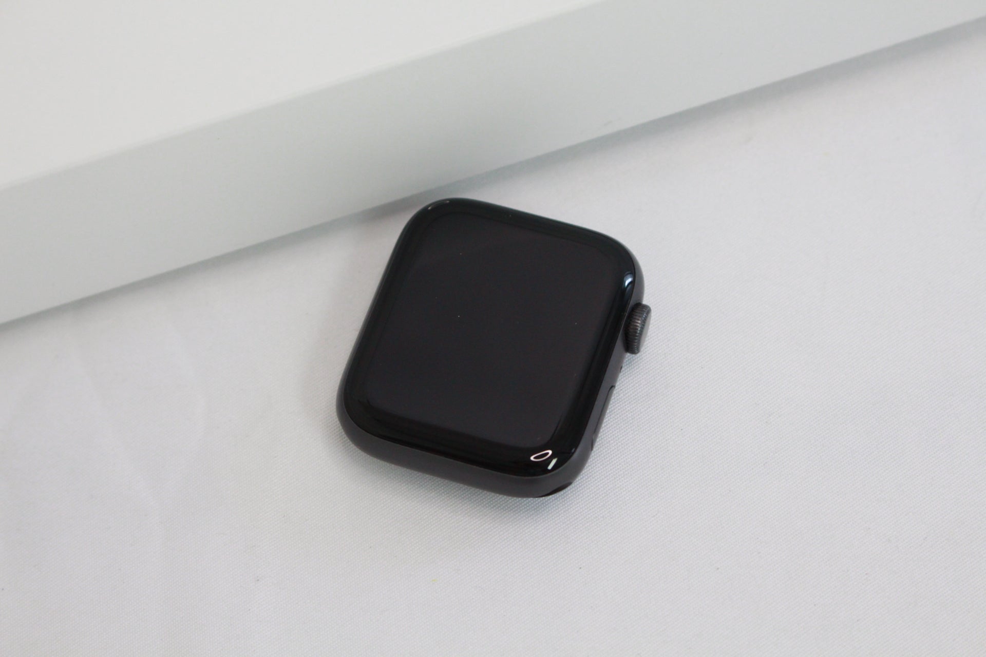 Apple Watch SE GPSモデル 44mm スペースグレイアルミニウムケース MKQ63J/A