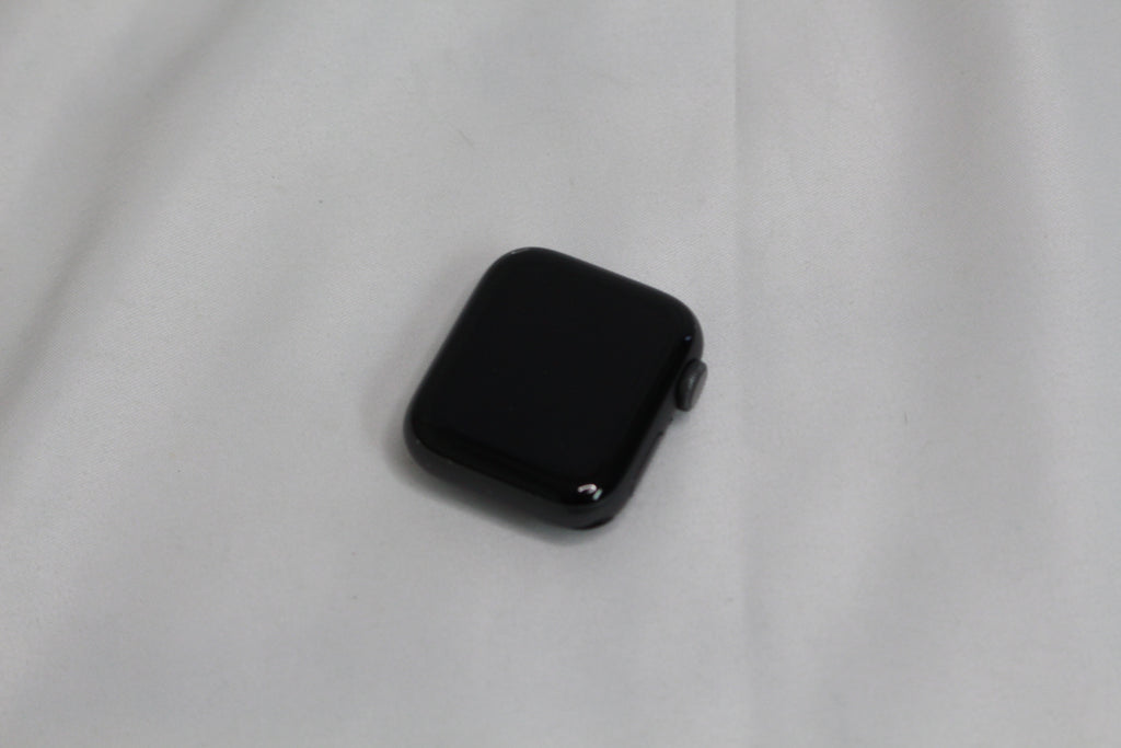 Apple Watch Series 4 GPSモデル 40mm MU662J/A