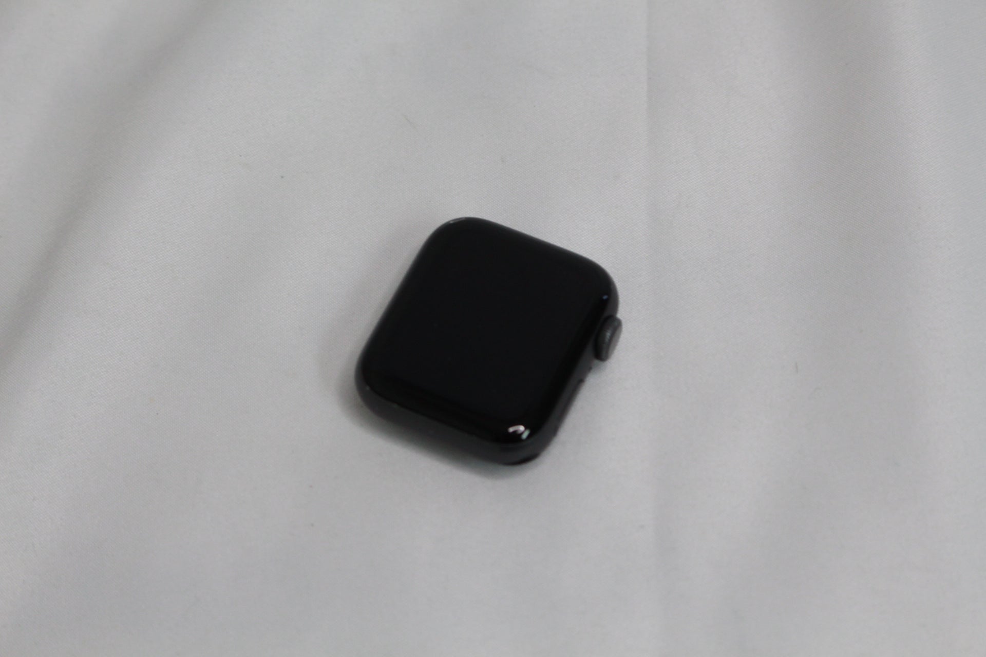 Apple Watch Series 4 GPSモデル 40mm MU662J/A