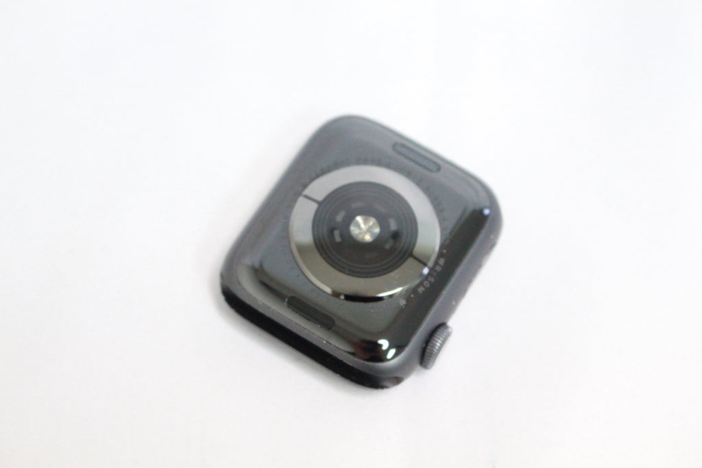 Apple Watch Series 4 GPSモデル 40mm MU662J/A