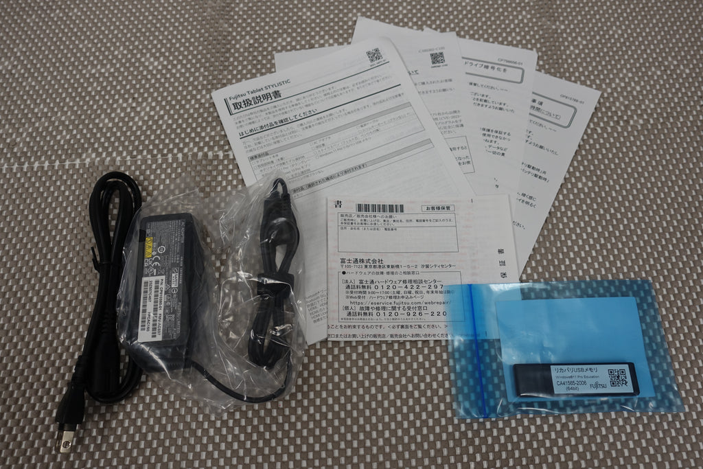FMVQ03002Z STYLISTIC Q5010/NEG 4GB 128GB