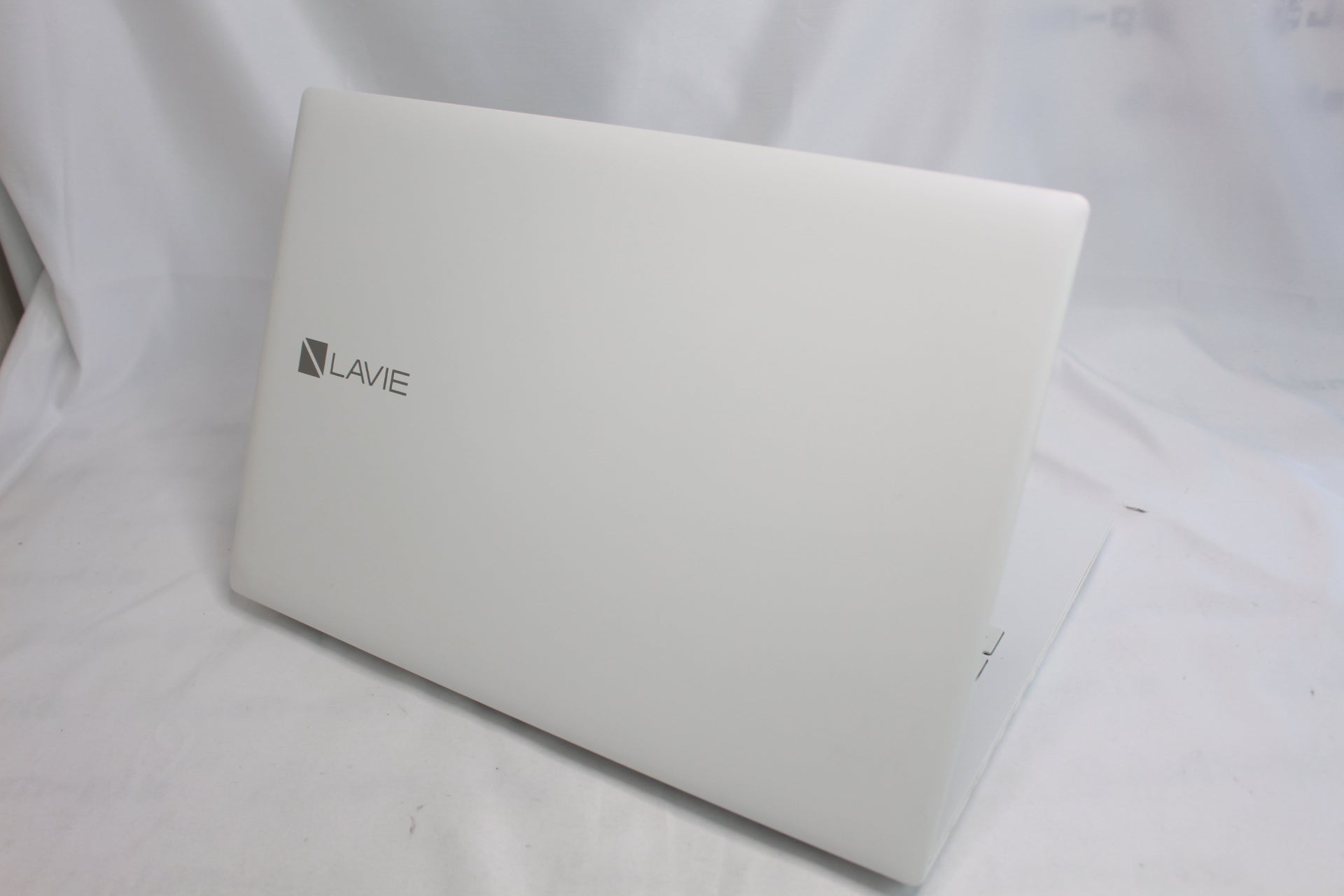 NEC LAVIE Smart NS PC-SN187
