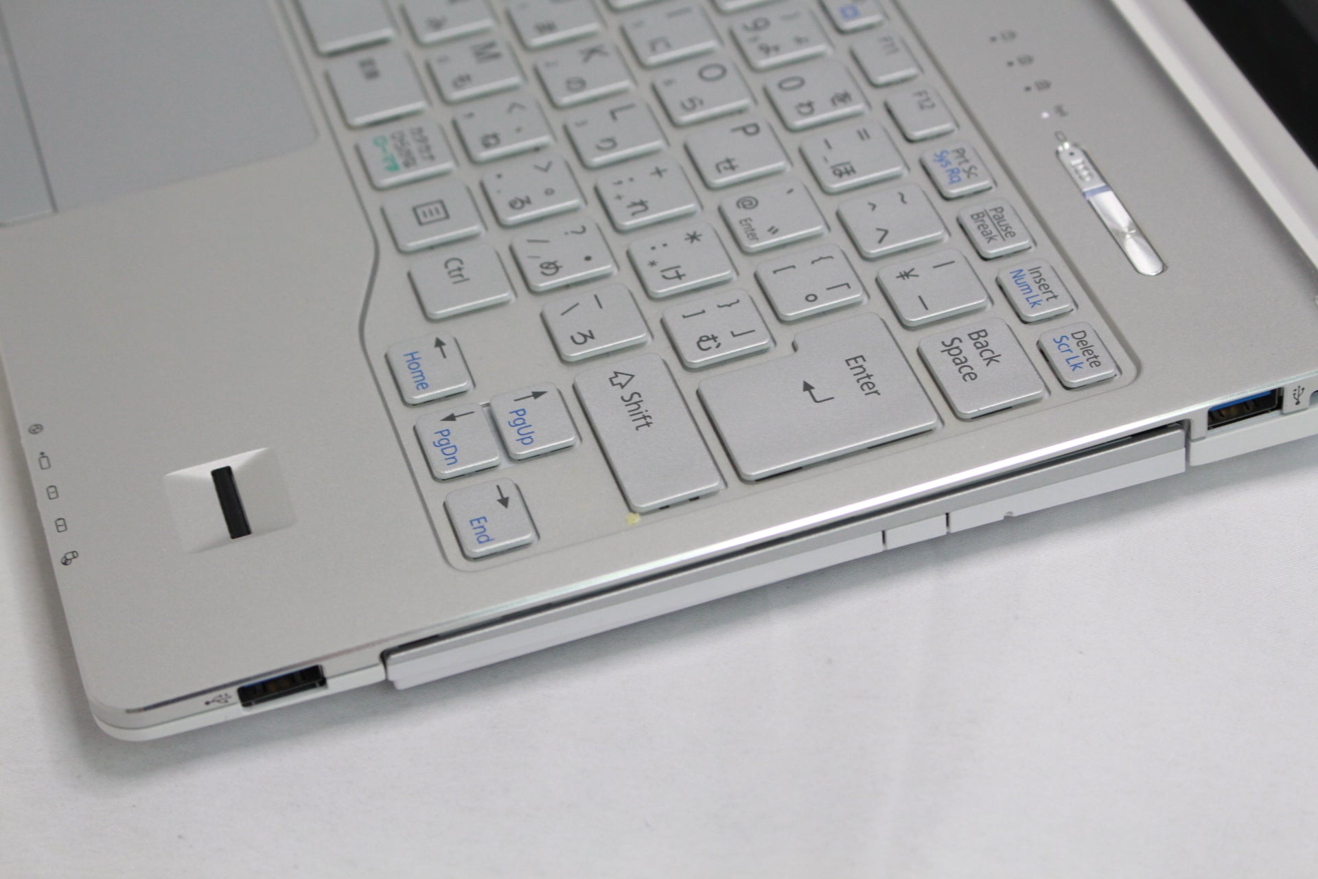 FUJITSU FMV LIFEBOOK SH90/B1 FMVS9B1W06