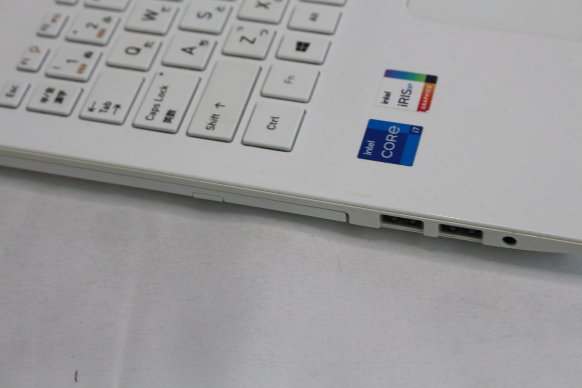 dynabook T7 P3-T7RS-BW