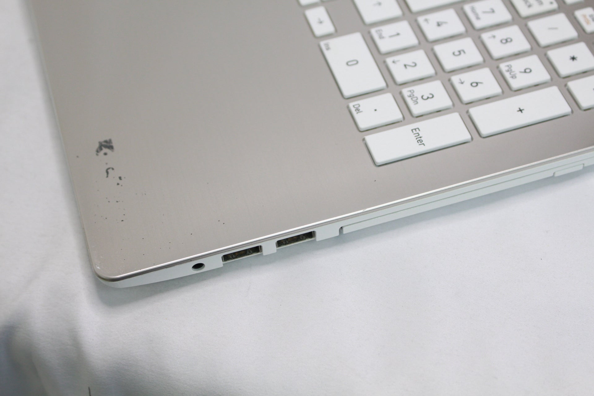dynabook T4シリーズ PIT4LDBG