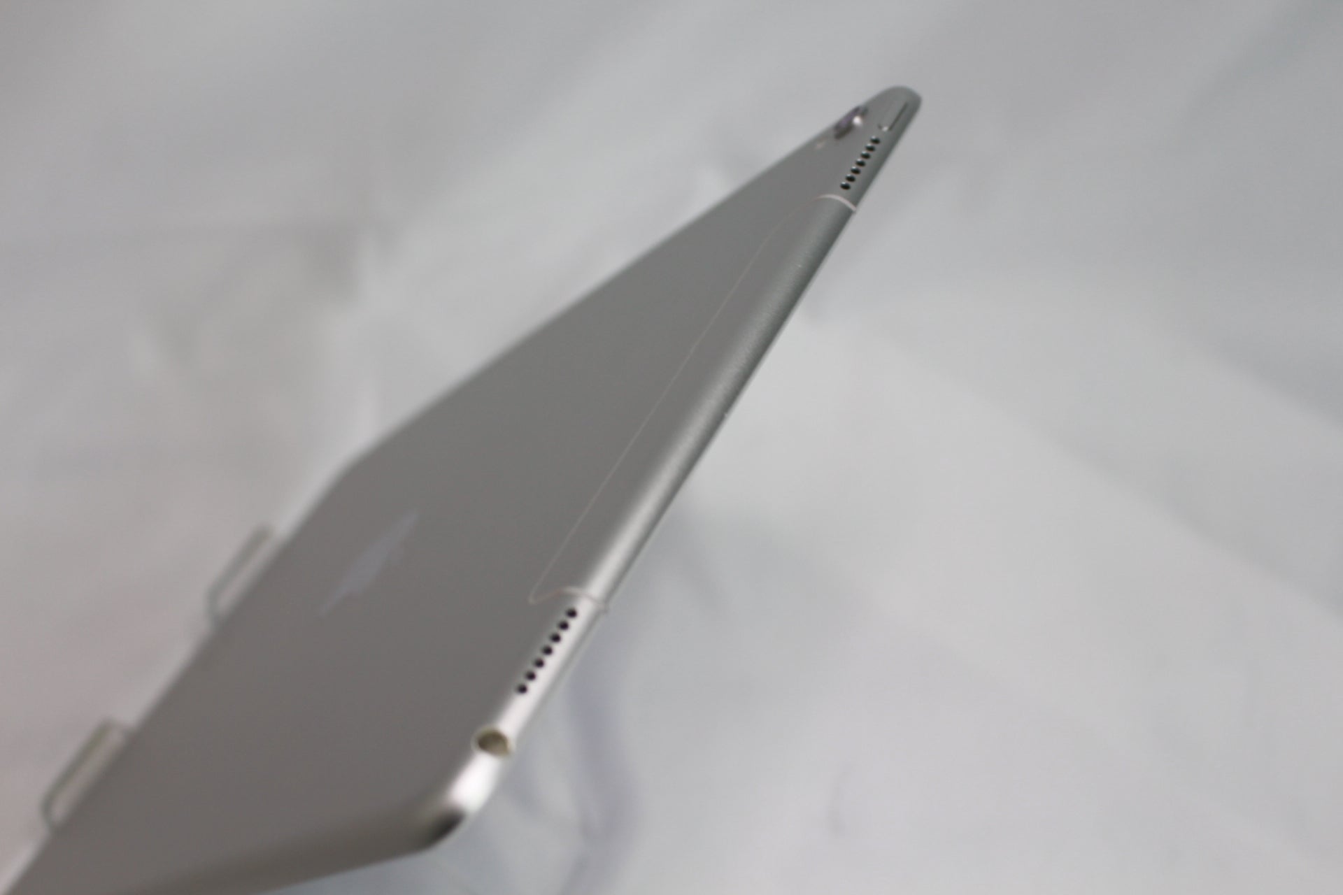 Apple iPad Pro 9.7-inch 128GB MLQ42J/A