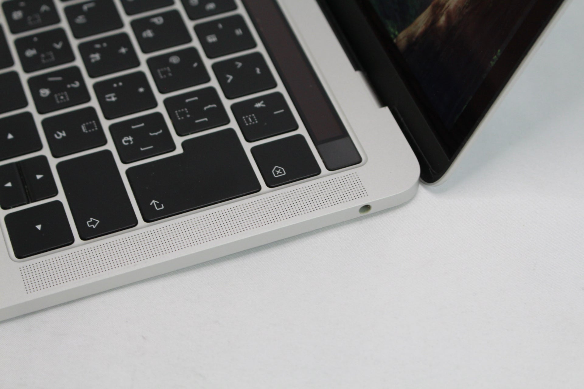 Apple MUHR2J/A MacBook Pro 256GB