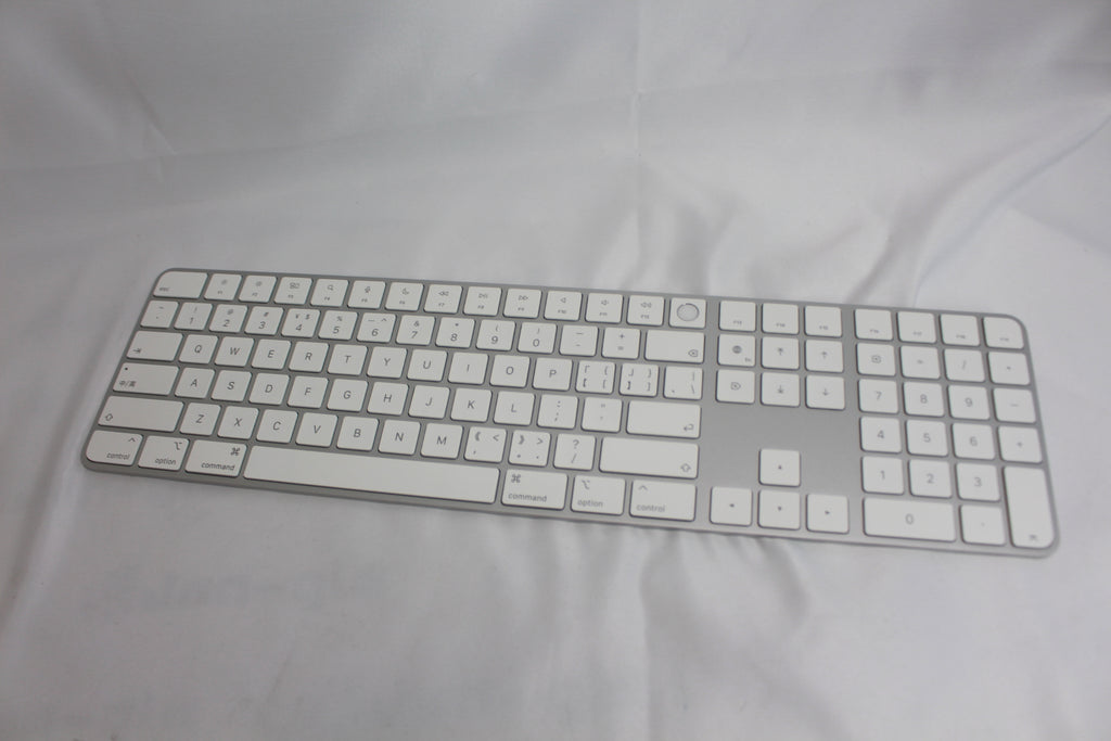 Apple Magic Keyboard テンキー付き (JIS) MXK73J/A
