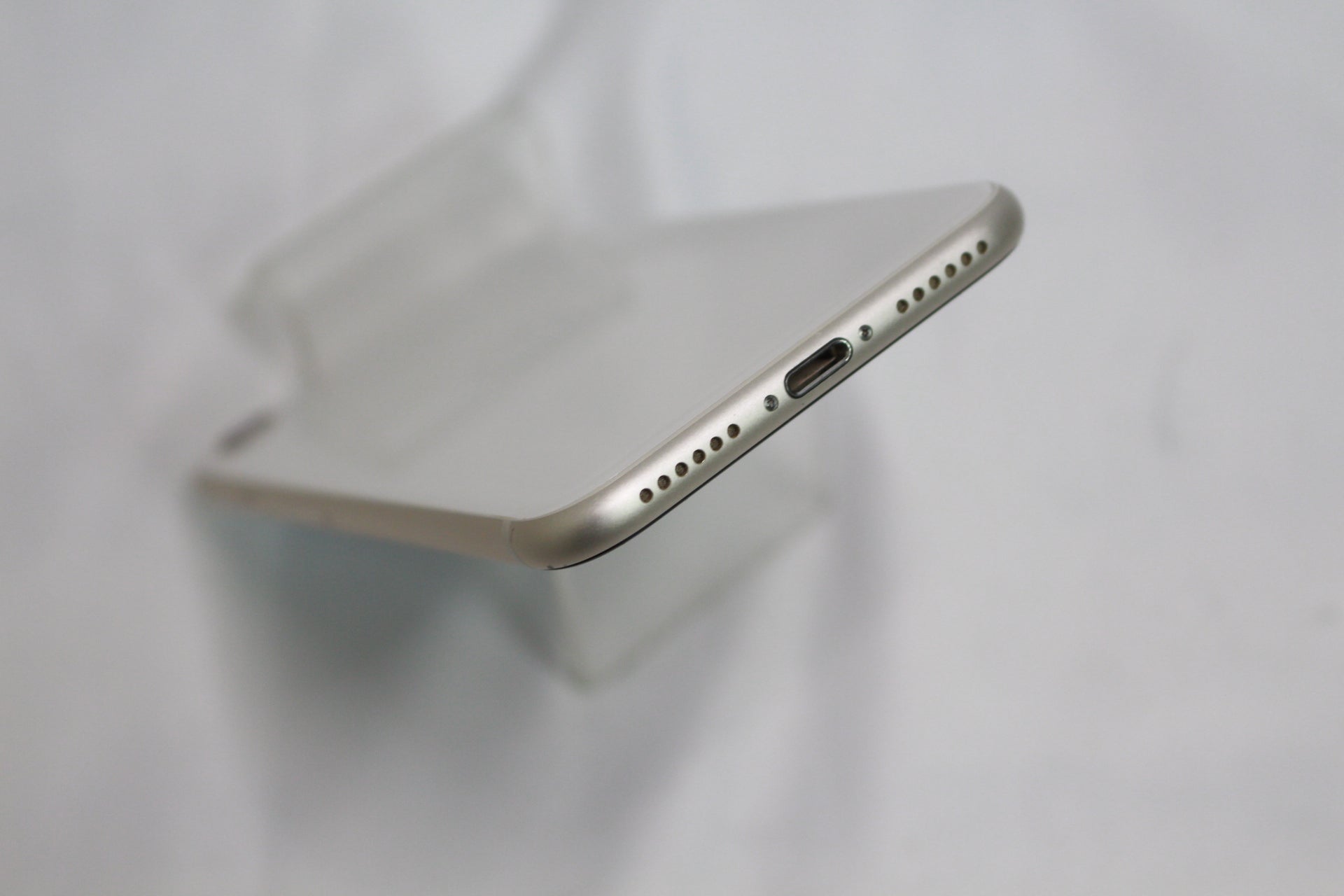 Apple iPhoneSE3 64GB MMYD3J/A