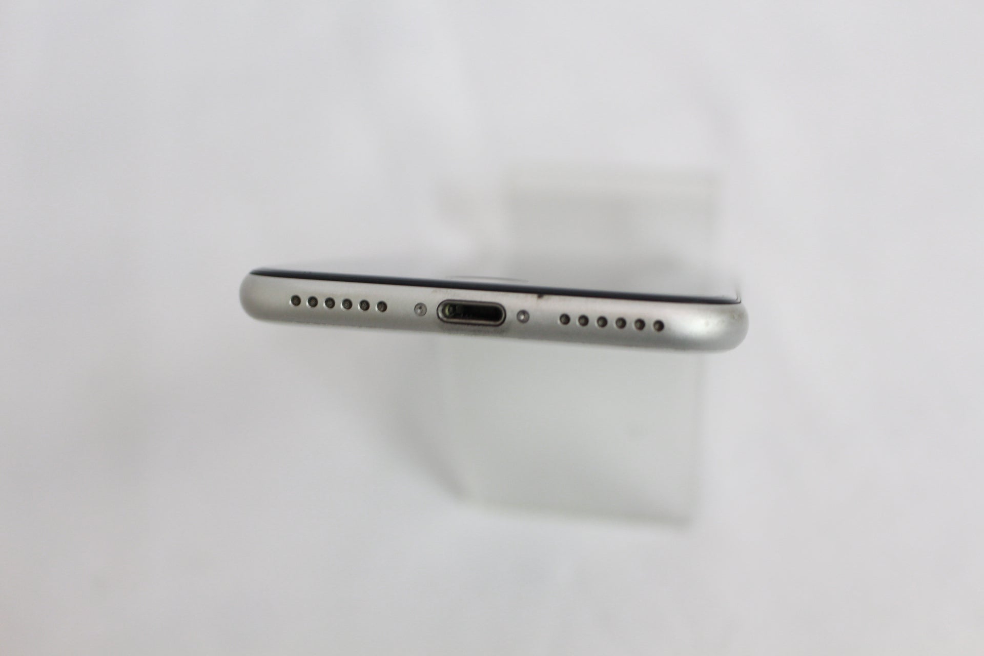 Apple iPhoneSE2 64GB MHGQ3J/A