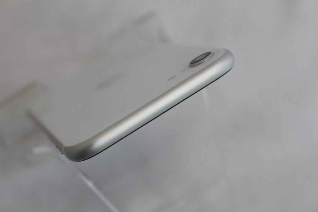 Apple iPhone SE（第2世代） 64GB MHGQ3J/A