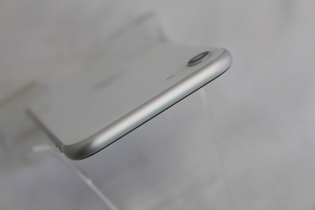 Apple iPhone SE（第2世代） 64GB MHGQ3J/A