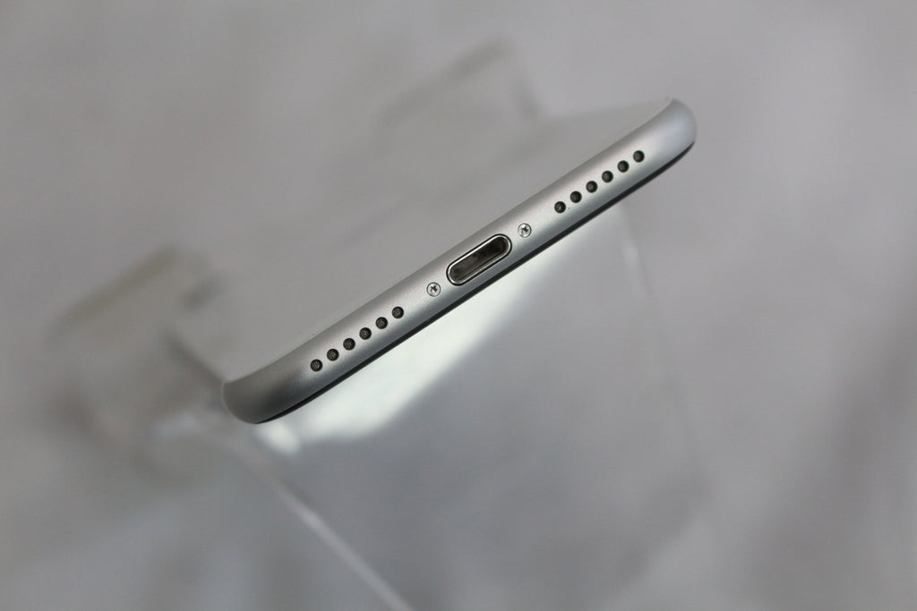 Apple iPhone SE（第2世代） 64GB MHGQ3J/A