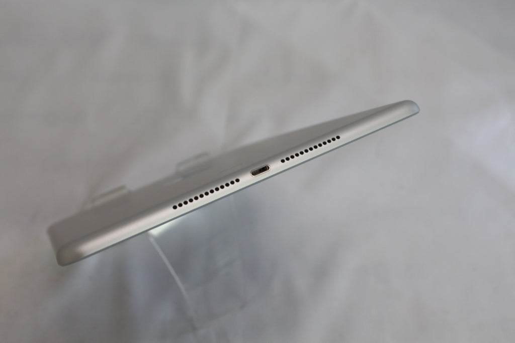 Apple iPad（第6世代/2018） 32GB MR7G2J/A