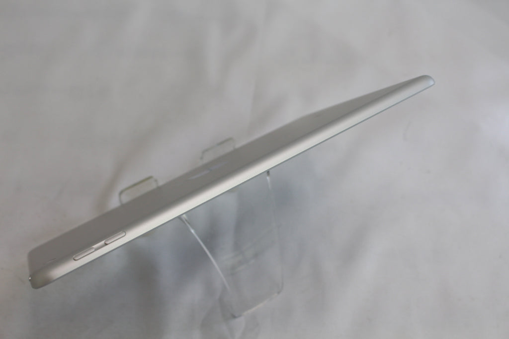 Apple iPad（第6世代/2018） 32GB MR7G2J/A