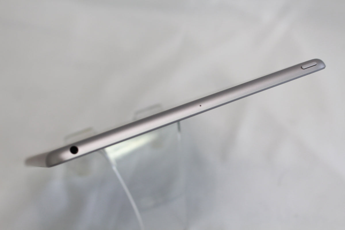 Apple iPad（第5世代/2017） 128GB MP2H2J/A