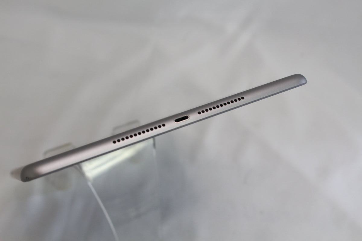Apple iPad（第5世代/2017） 128GB MP2H2J/A