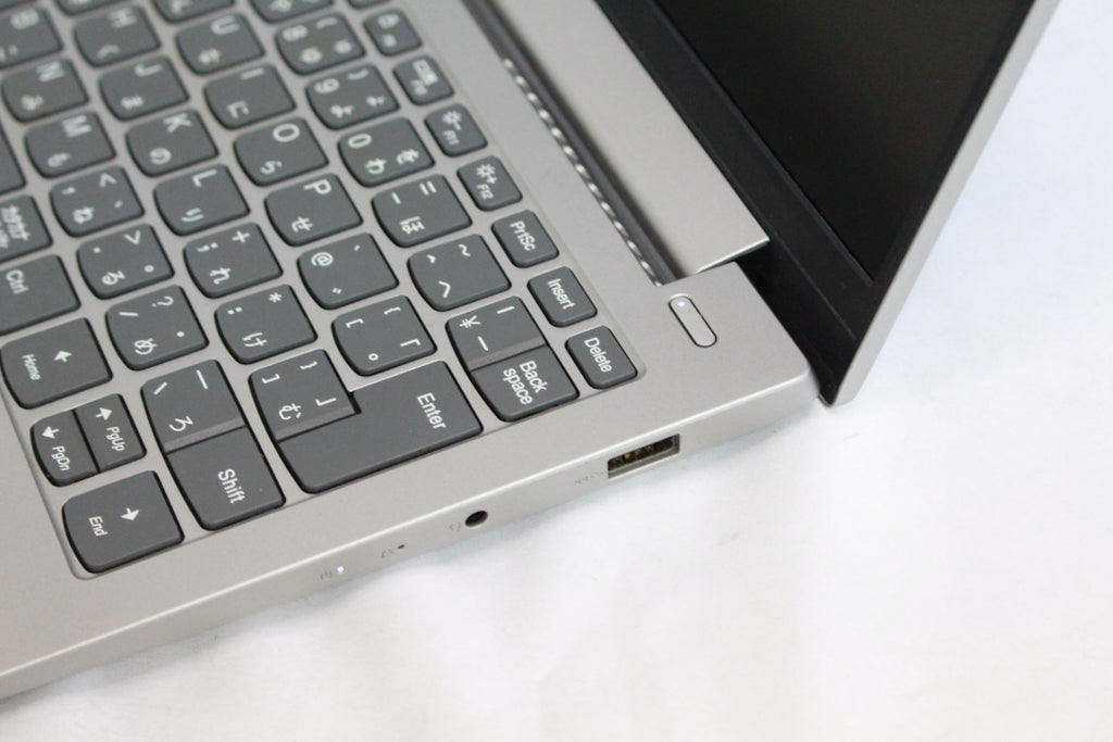 LENOVO  81UM0021JP