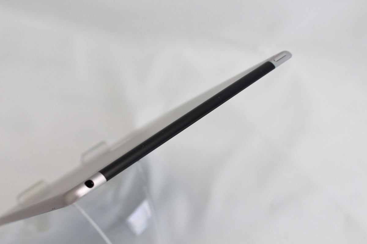 Apple iPad Air（第2世代/2014） 64GB MGHX2J/A