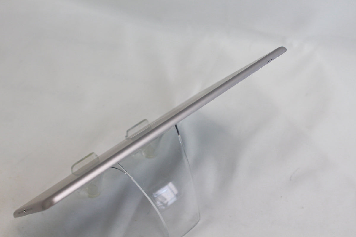 Apple iPad Air（第2世代/2014） 64GB MGHX2J/A