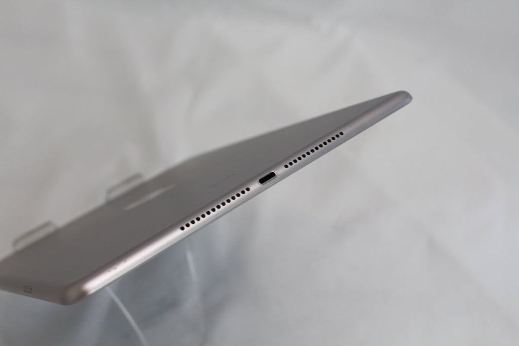 Apple iPad Air（第2世代/2014） 64GB MGHX2J/A