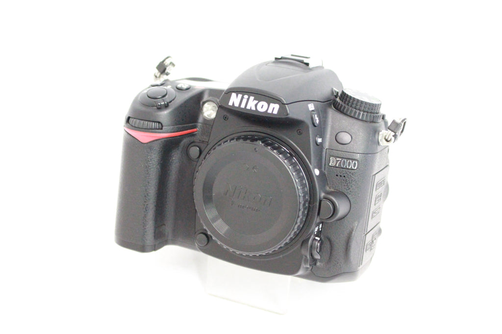 Nikon デジタル一眼レフカメラ D7000 ボディ