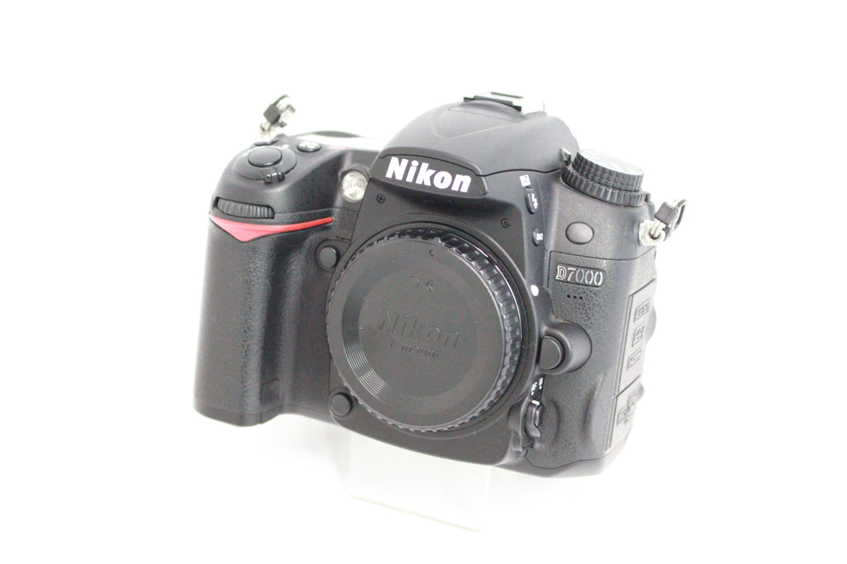 Nikon デジタル一眼レフカメラ D7000 ボディ
