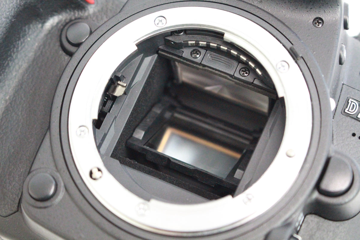 Nikon デジタル一眼レフカメラ D7000 ボディ