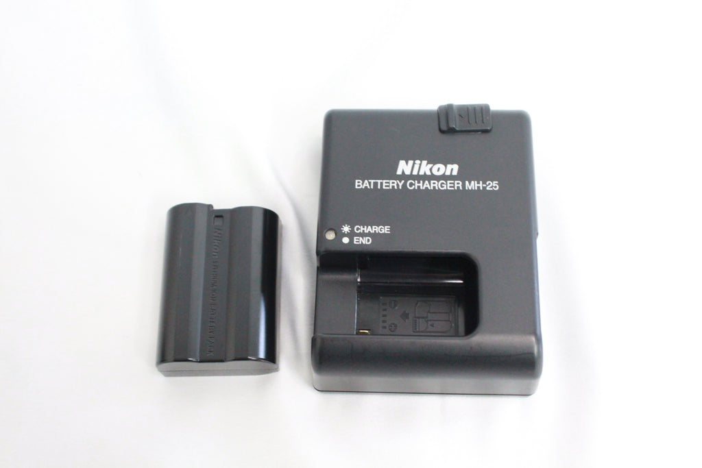 Nikon デジタル一眼レフカメラ D7000 ボディ
