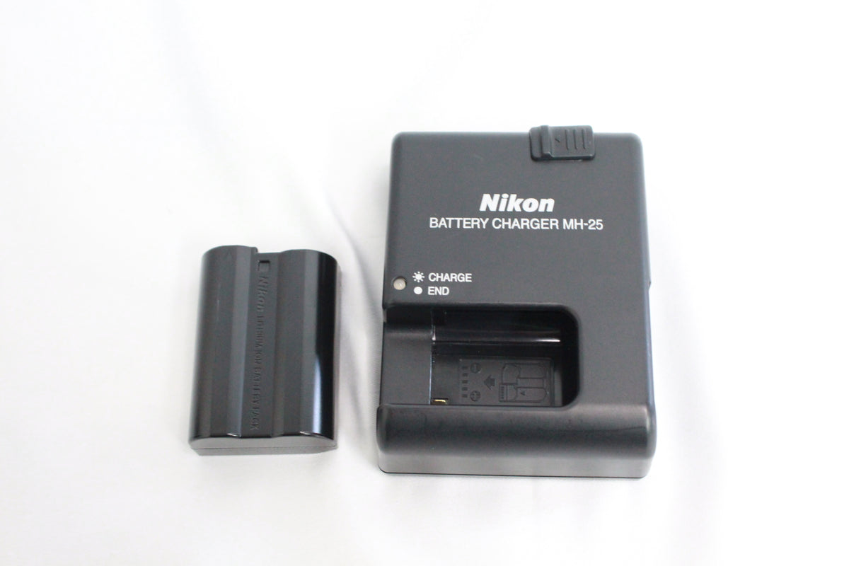 Nikon デジタル一眼レフカメラ D7000 ボディ