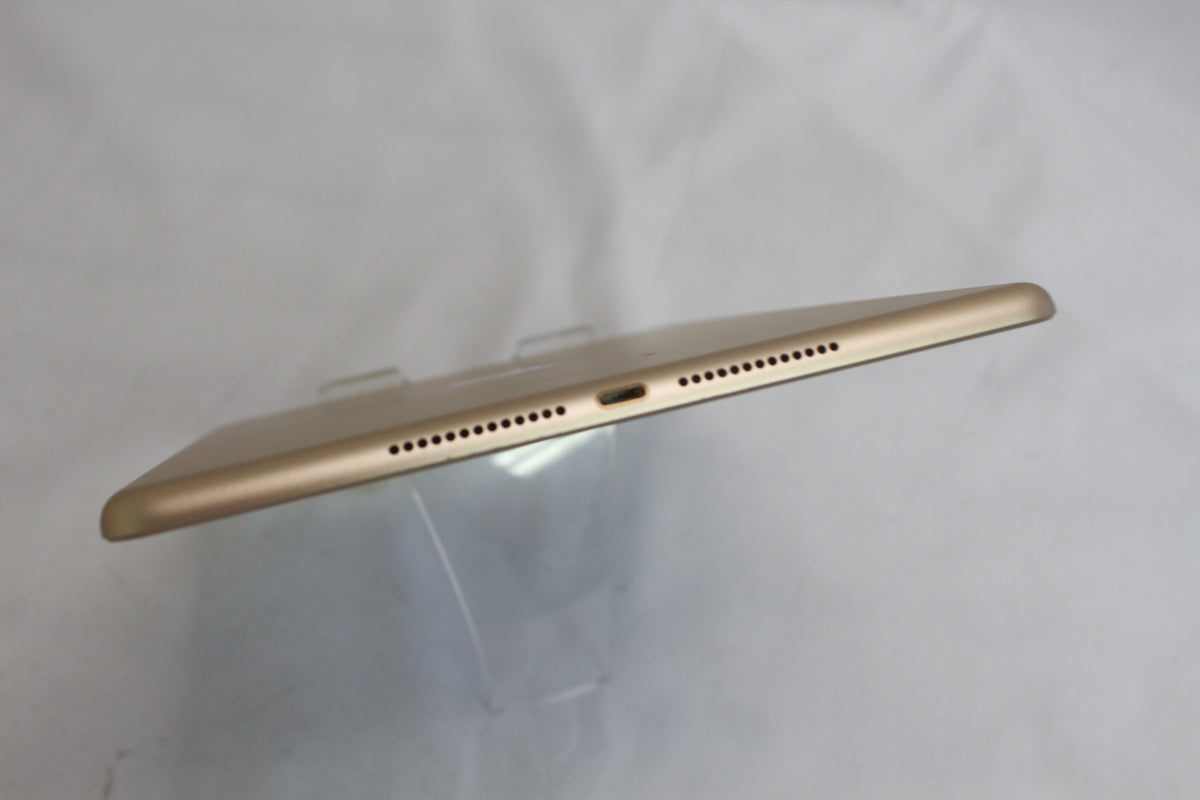 Apple iPad（第5世代/2017） 128GB MPGW2J/A