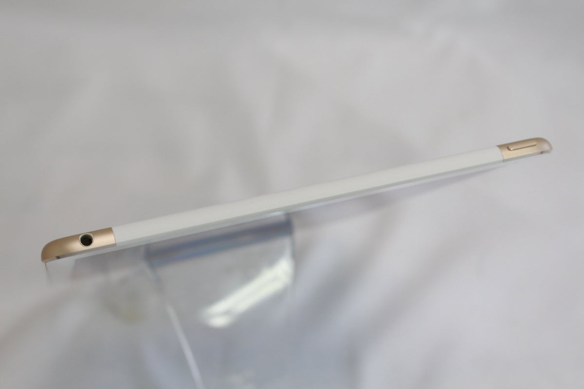 Apple iPad Air（第2世代/2014） 32GB MNVR2J/A