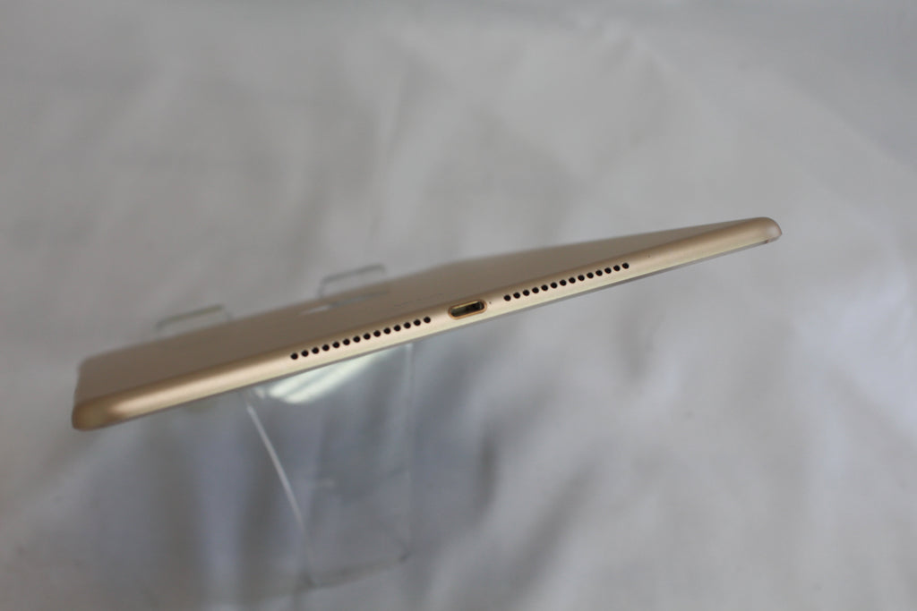Apple iPad Air（第2世代/2014） 32GB MNVR2J/A