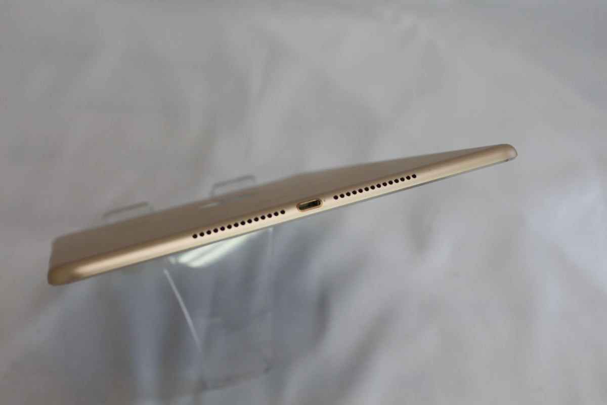 Apple iPad Air（第2世代/2014） 32GB MNVR2J/A