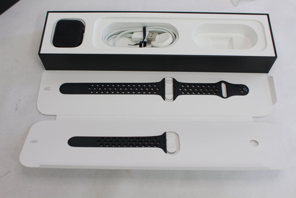 Apple Watch Nike Series 5 GPS+Cellularモデル 40mm MX3D2J/A