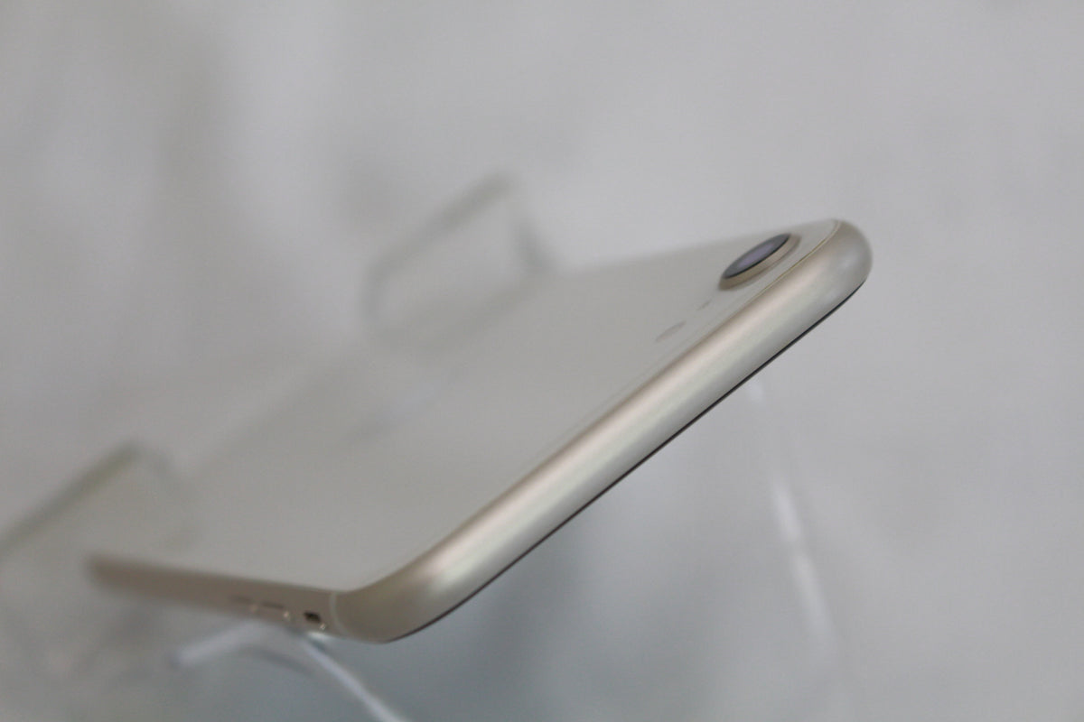 Apple iPhoneSE3 128GB MMYG3J/A