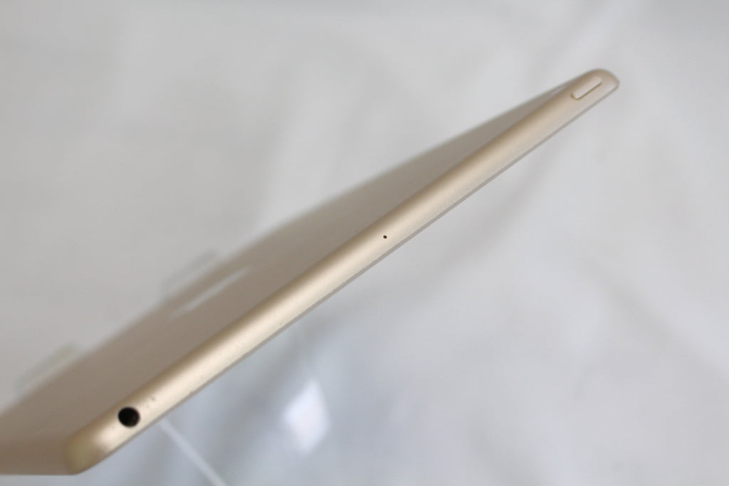 Apple iPad（第5世代/2017） 32GB MPGT2J/A