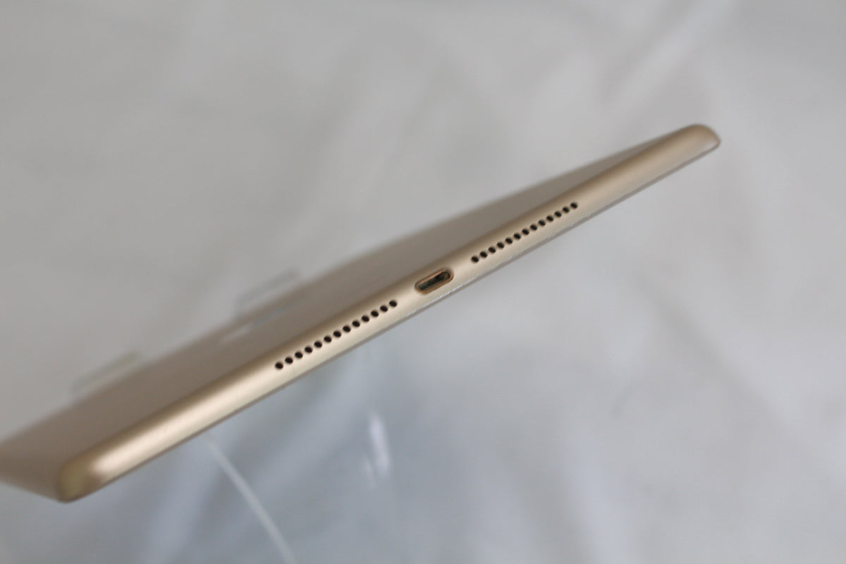 Apple iPad（第5世代/2017） 32GB MPGT2J/A