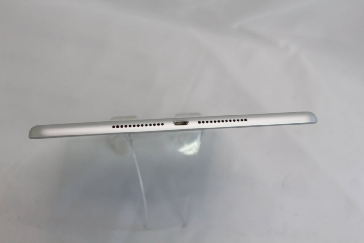 Apple iPad（第6世代/2018） 32GB MR7G2J/A