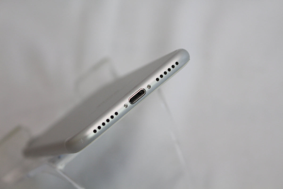 Apple iPhone 7 32GB MNCF2J/A