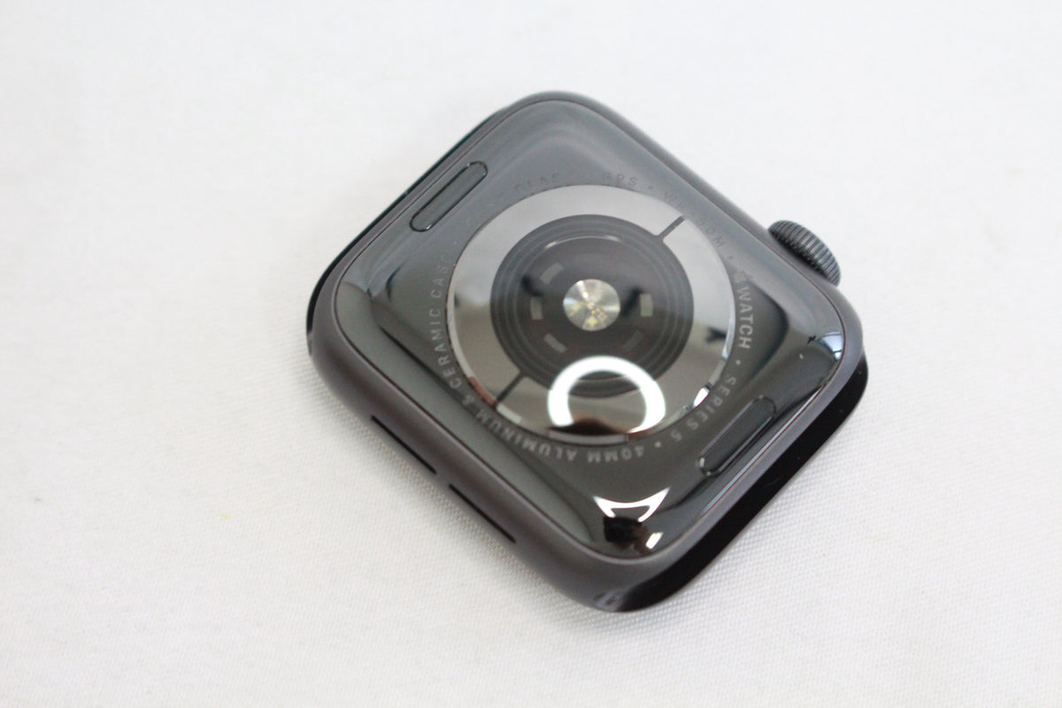 Apple Watch Series5 40mm GPSモデル NWV82J/A