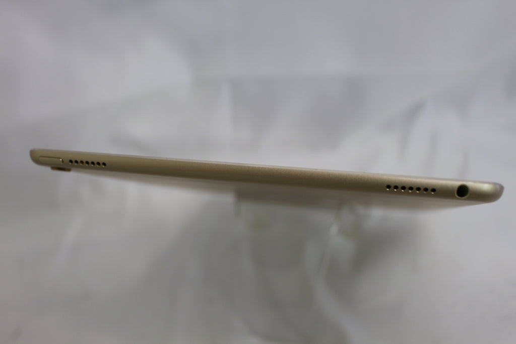 Apple iPadPro9.7（第1世代/2016） 128GB MLMX2J/A