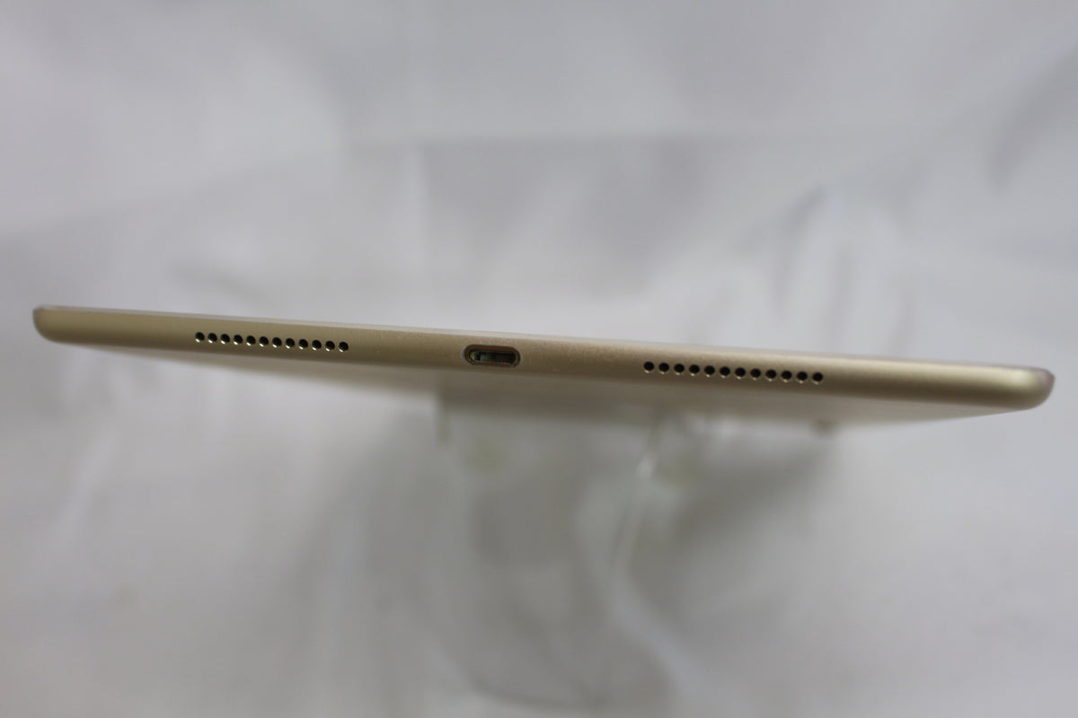 Apple iPadPro9.7（第1世代/2016） 128GB MLMX2J/A
