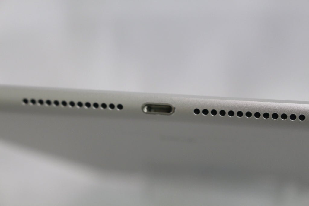Apple iPad（第5世代/2017） 32GB MP1L2J/A