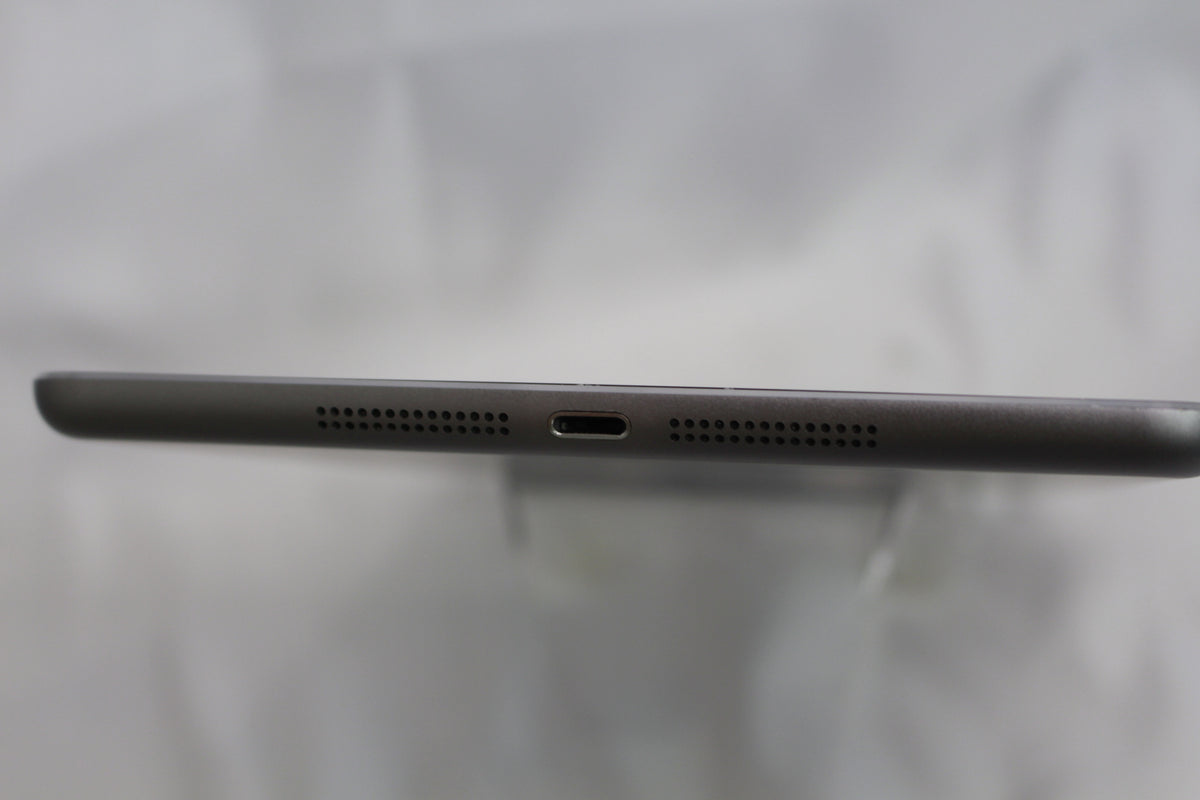 Apple iPad mini（第2世代/2013） 16GB ME276J/A