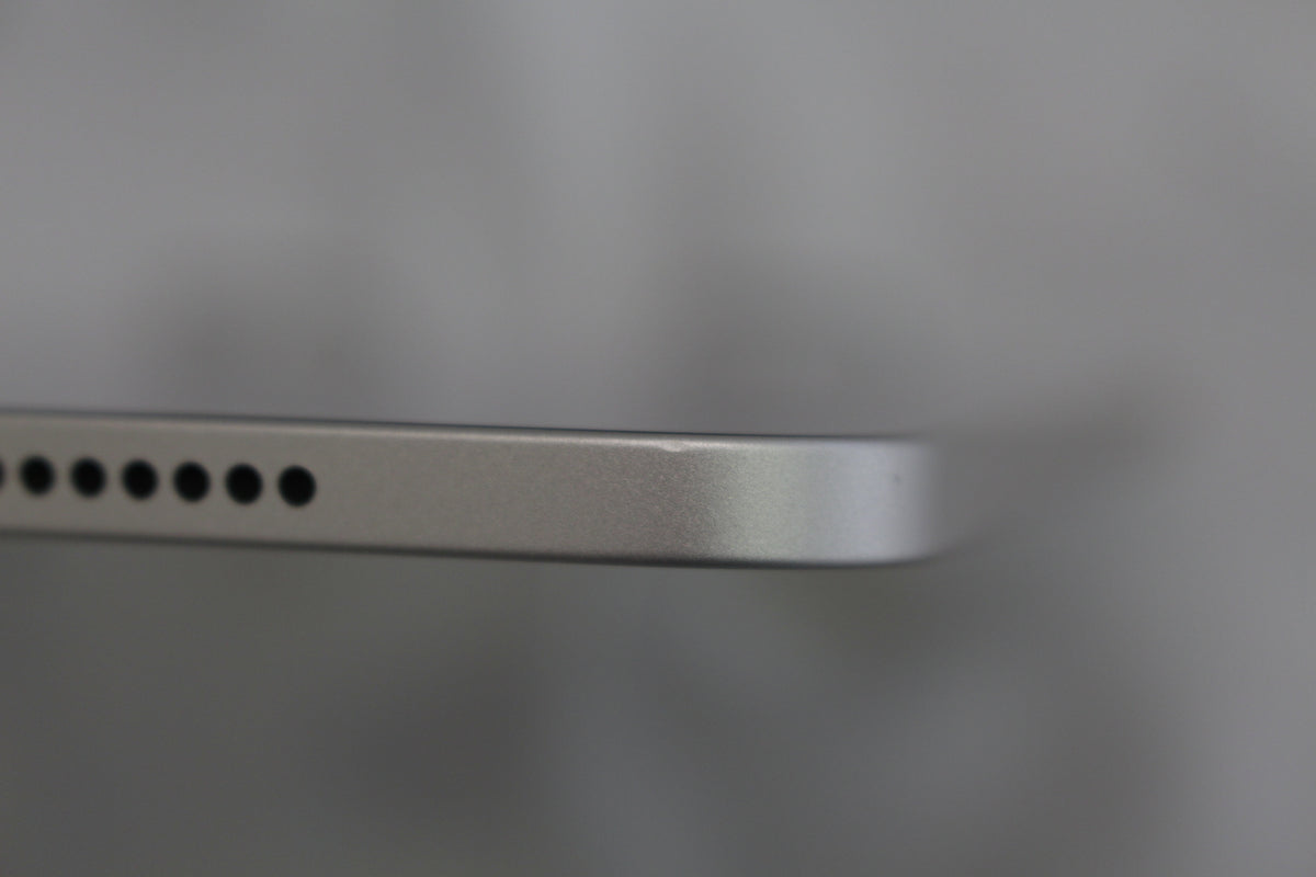 Apple iPad Air（第5世代/2022） 64GB MM9F3J/A