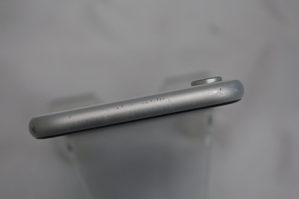 Apple iPhone XR 64GB MT032J/A